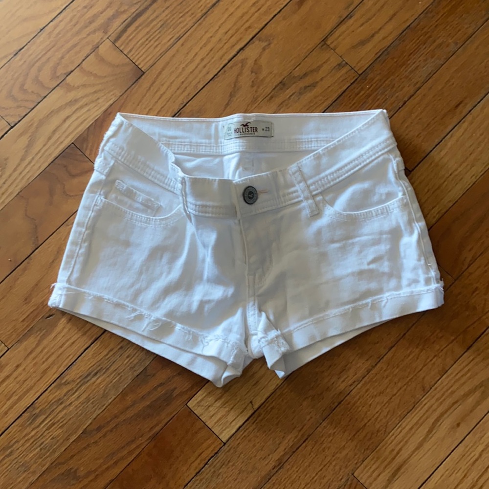 White hollister shorts